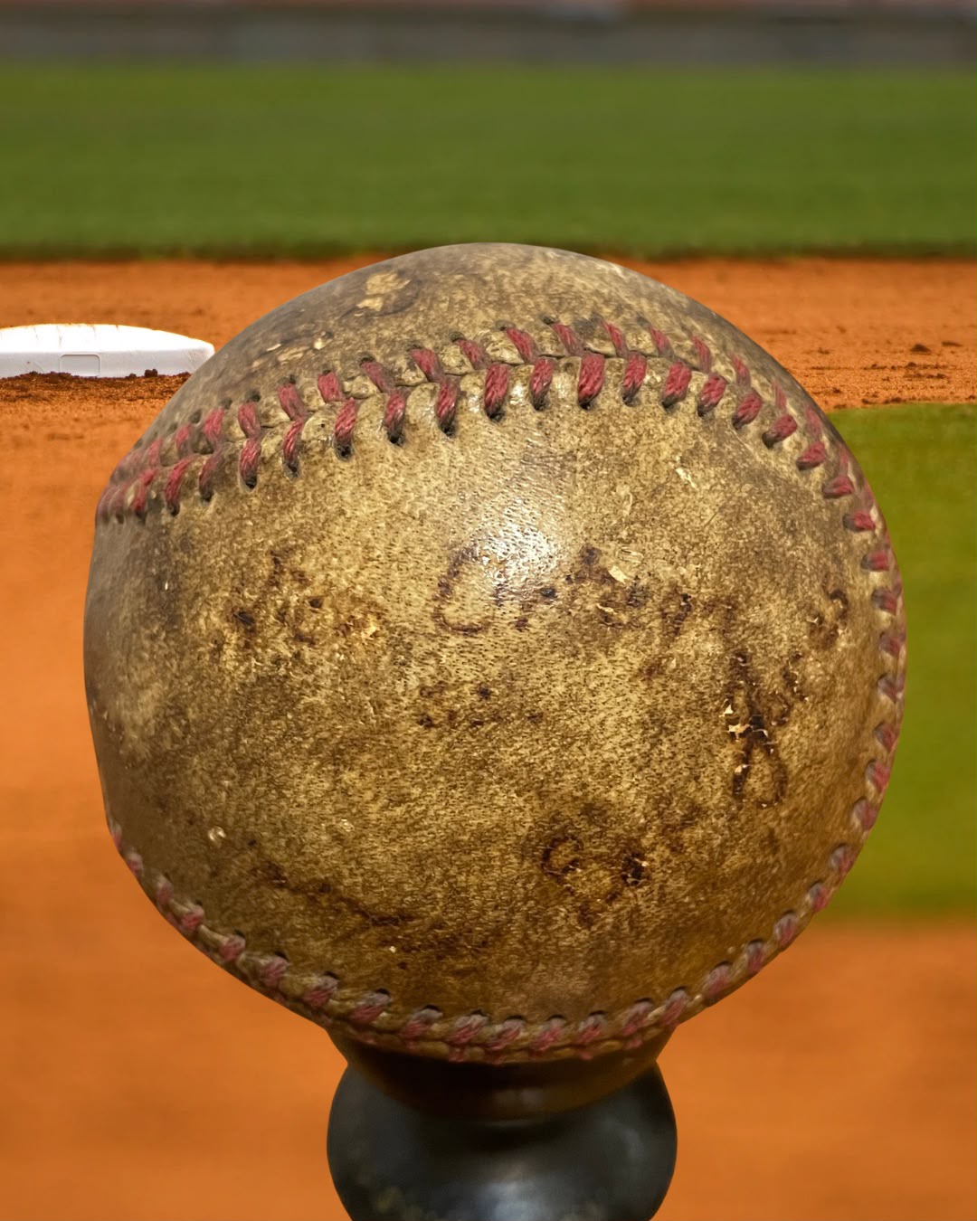BOLA DE BASEBALL ORIGINAL “FWC CHAMPS” — 1951
