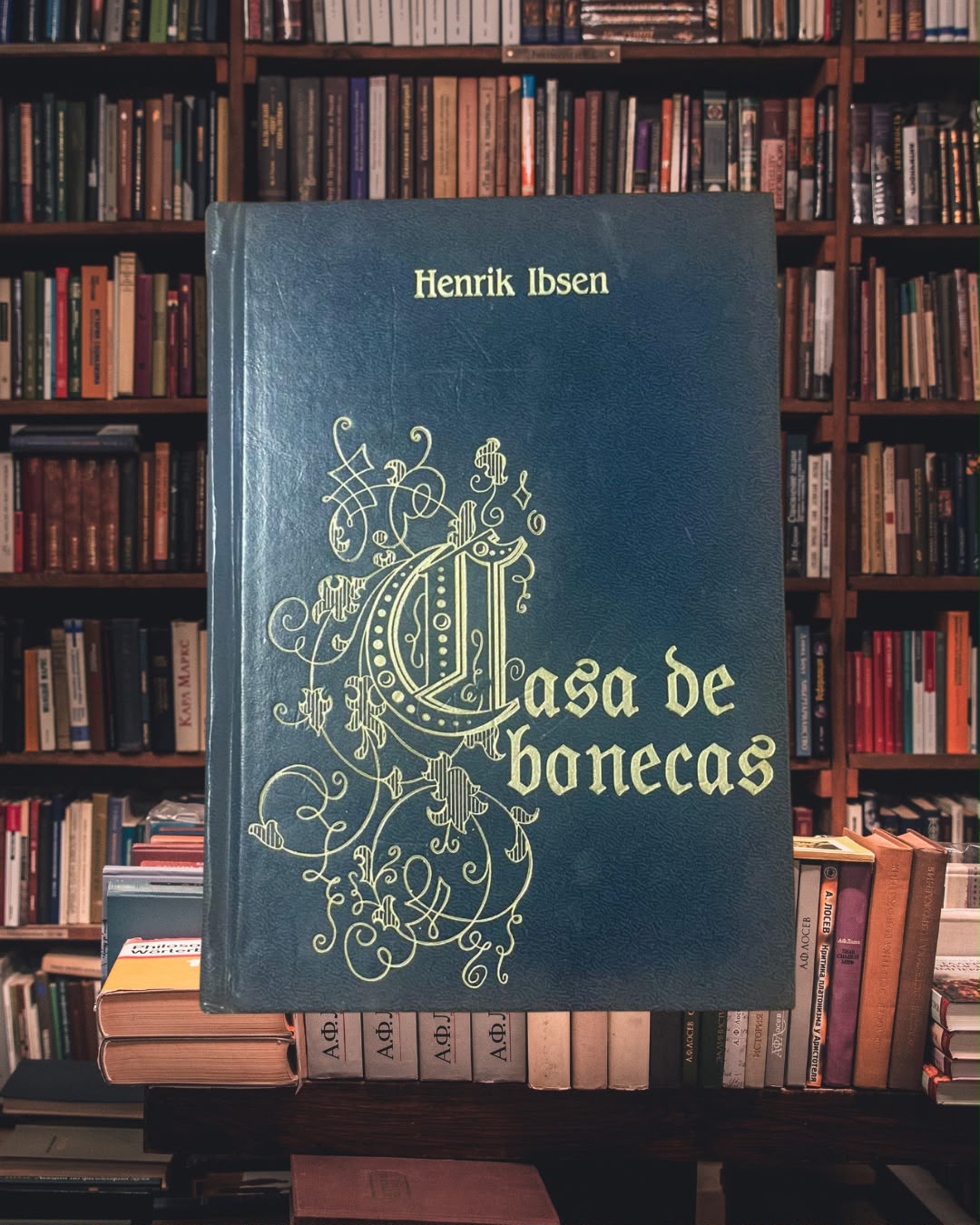 “Casa de Bonecas” — Henrik Ibsen