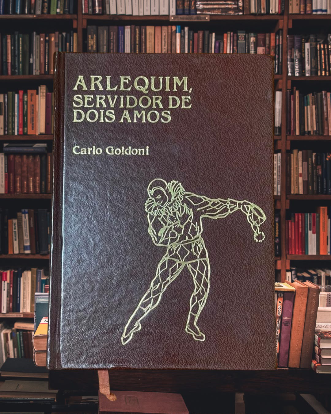 “Arlequim, Servidor de Dois Amos” — Carlo Goldoni