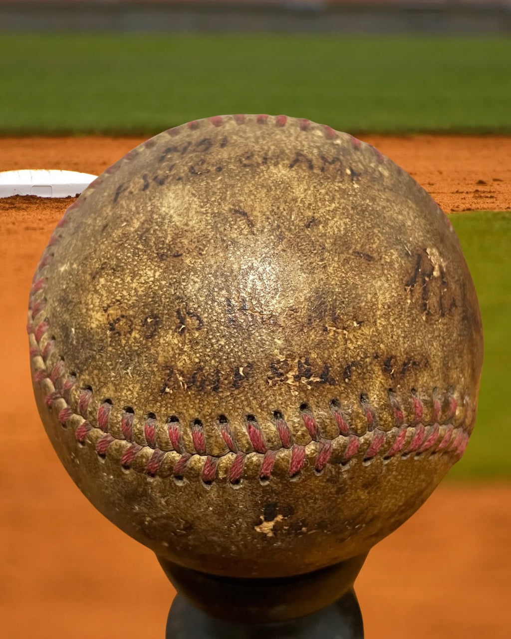 BOLA DE BASEBALL ORIGINAL “FWC CHAMPS” — 1951