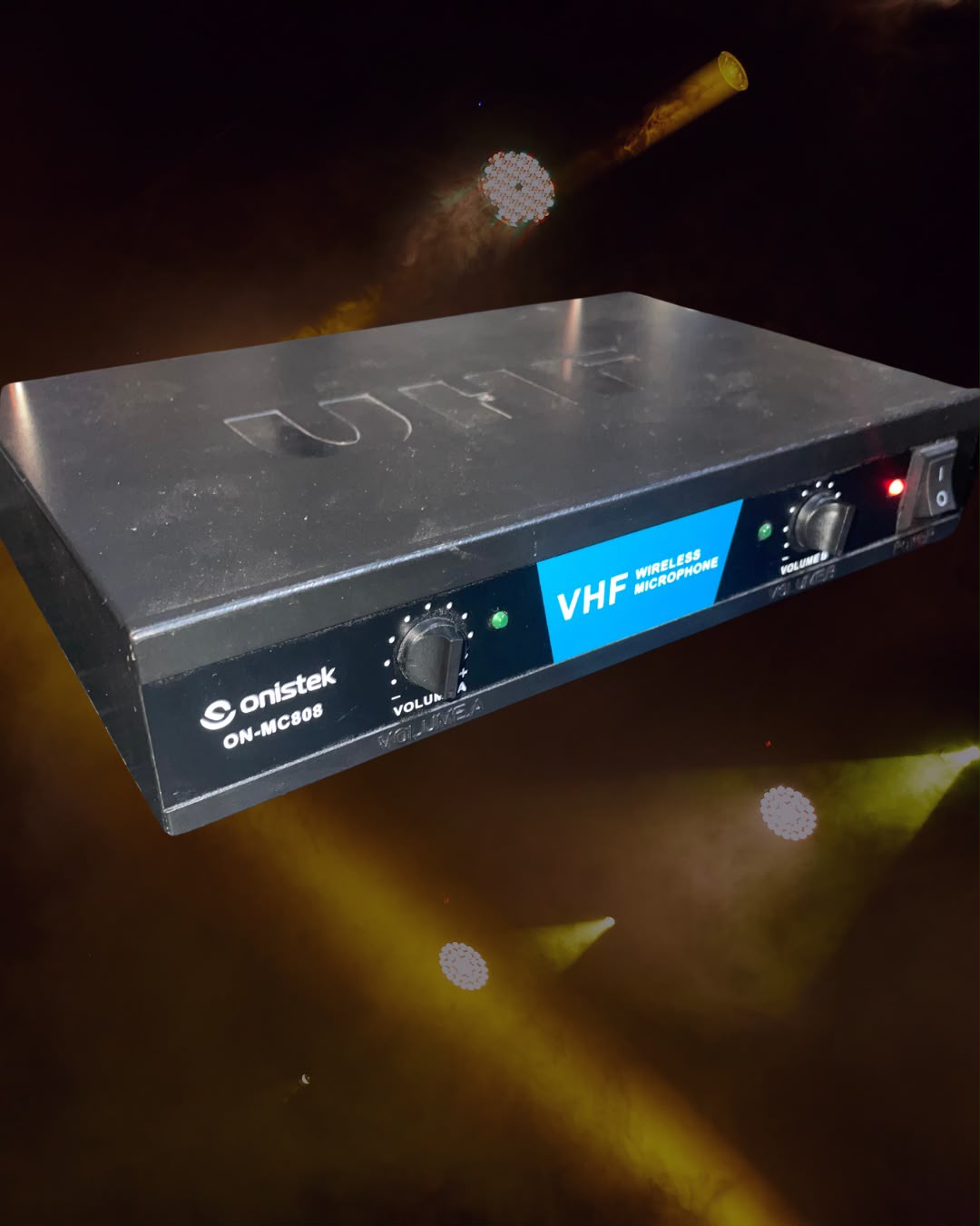Dois microfones sem fio Onistek ON-MC808