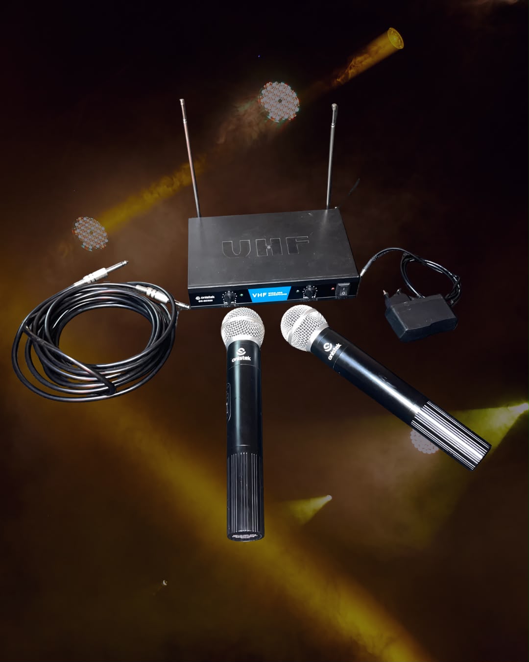 Dois microfones sem fio Onistek ON-MC808