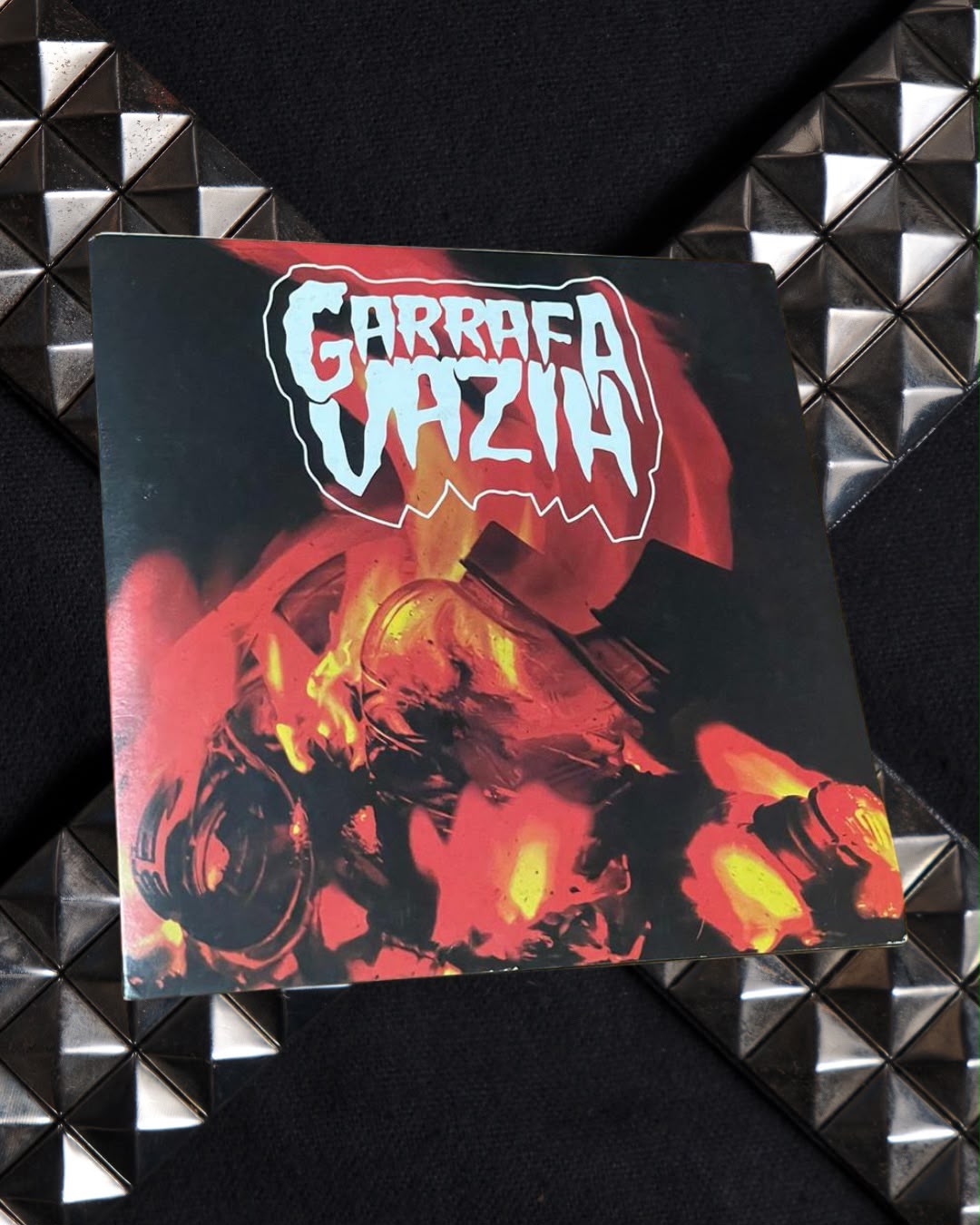 “Corotinho” — Garrafa Vazia Compacto 7” edição limitada pela Neves Records